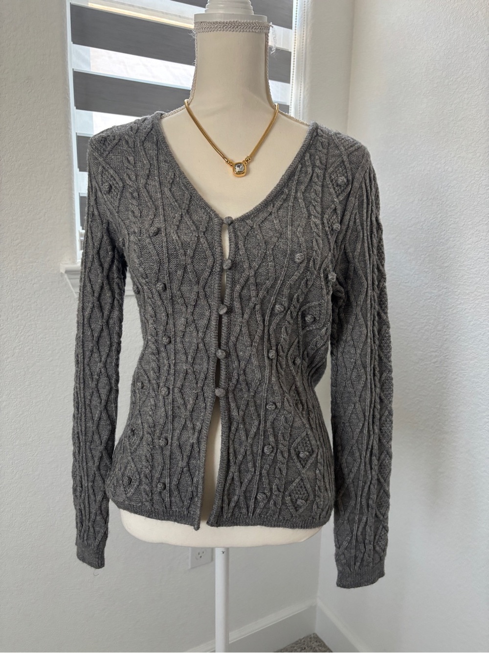 Astr Gray Cable Knit V‑Neck Buttoned Cardigan